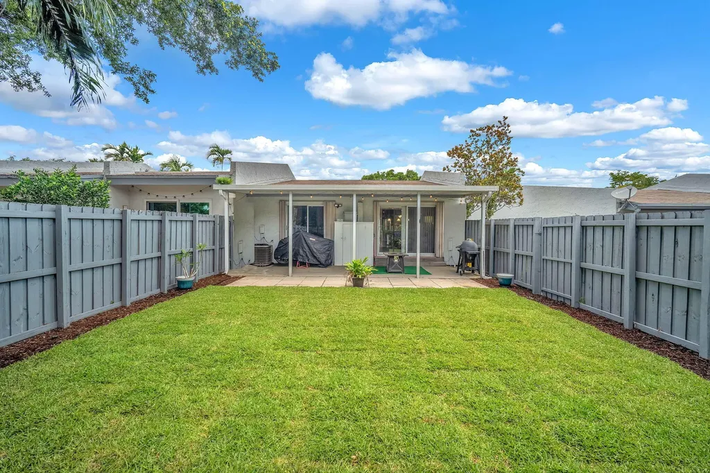2347 N 37th Avenue Hollywood FL 33021