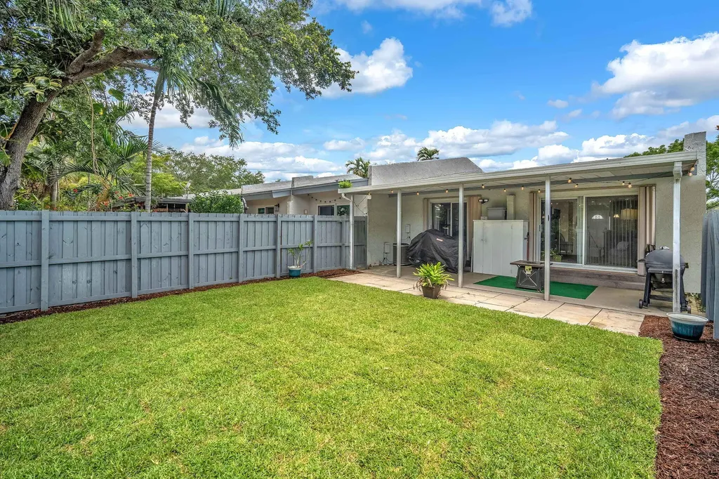 2347 N 37th Avenue Hollywood FL 33021