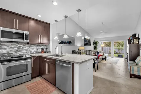 2347 N 37th Avenue Hollywood FL 33021