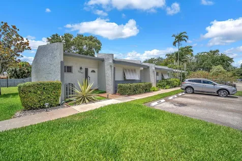 2347 N 37th Avenue Hollywood FL 33021