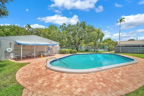 2347 N 37th Avenue Hollywood FL 33021