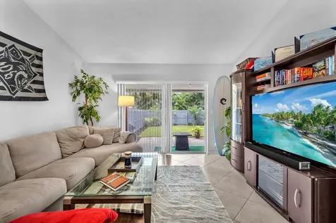 2347 N 37th Avenue Hollywood FL 33021