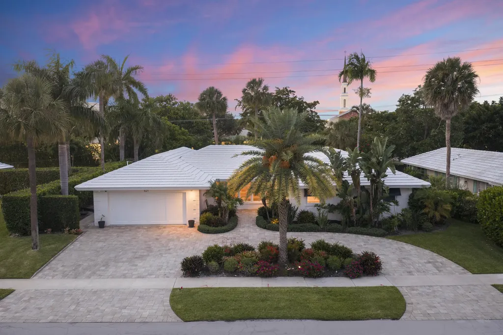 621 Apple Tree Lane Boca Raton FL 33486