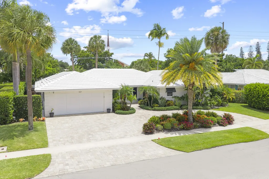 621 Apple Tree Lane Boca Raton FL 33486