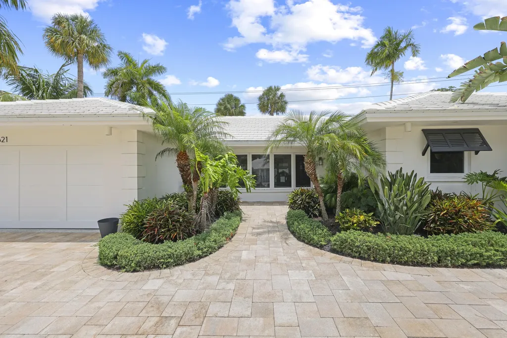 621 Apple Tree Lane Boca Raton FL 33486