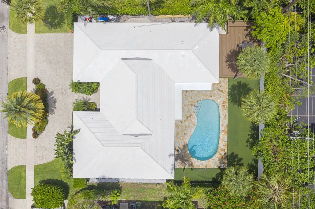 621 Apple Tree Lane Boca Raton FL 33486