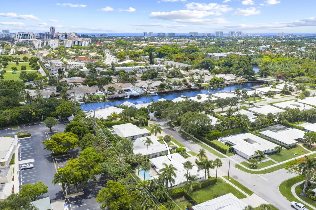 621 Apple Tree Lane Boca Raton FL 33486
