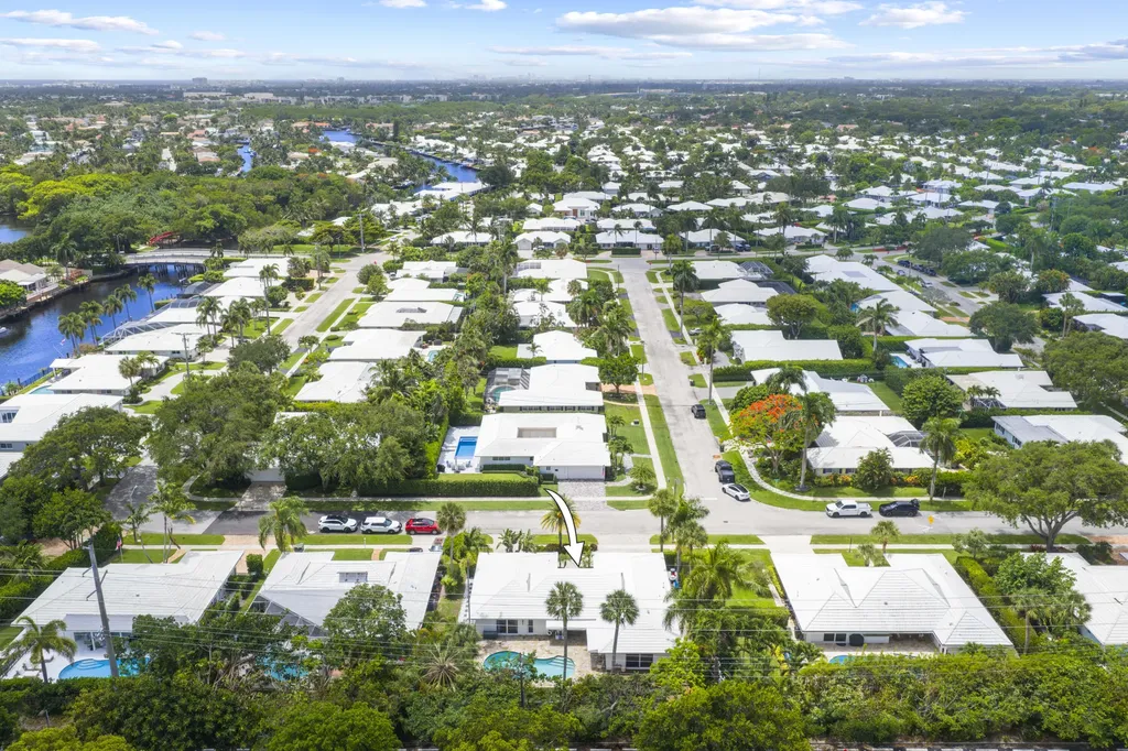 621 Apple Tree Lane Boca Raton FL 33486