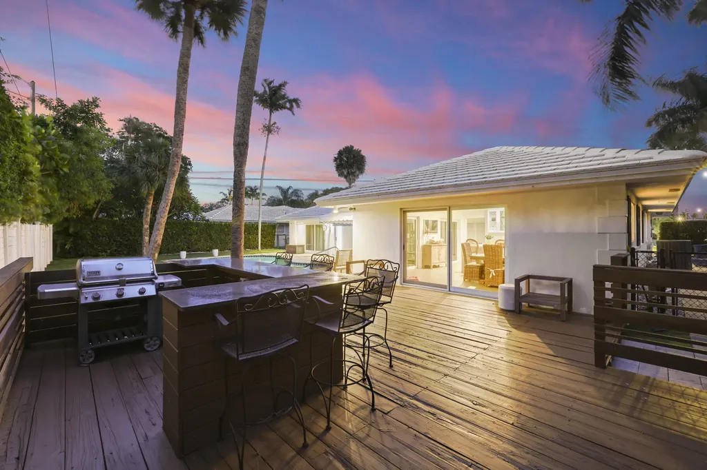 621 Apple Tree Lane Boca Raton FL 33486