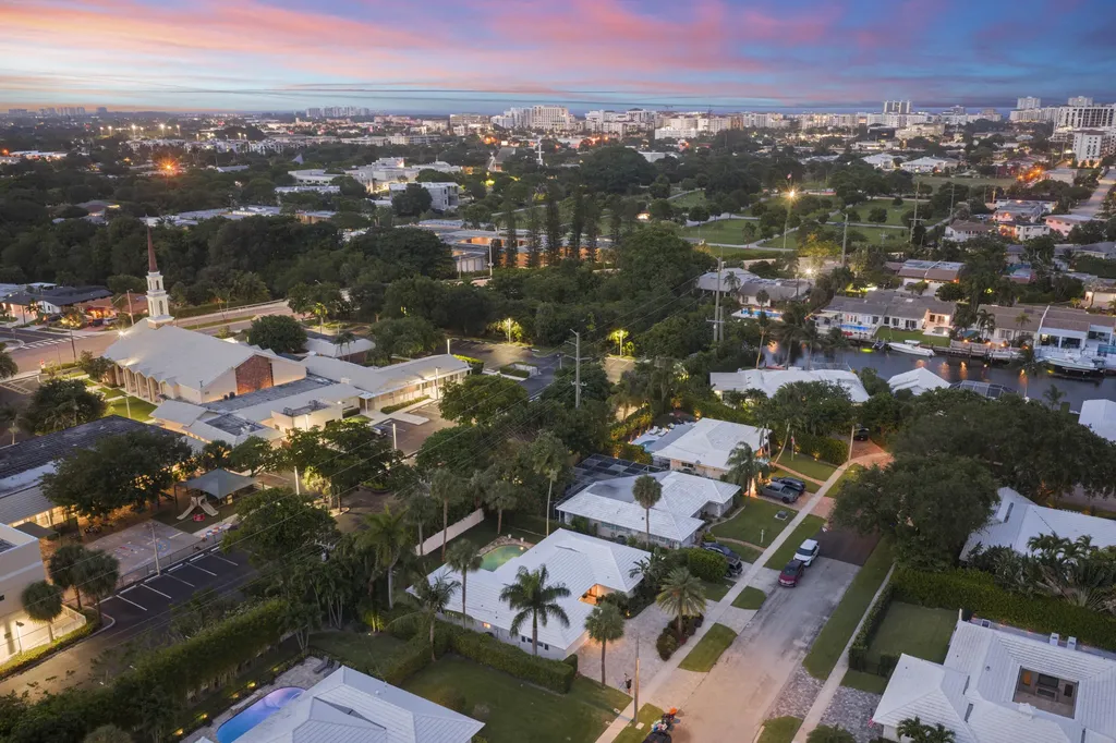 621 Apple Tree Lane Boca Raton FL 33486