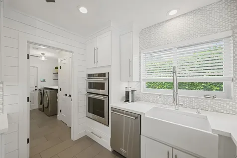 621 Apple Tree Lane Boca Raton FL 33486