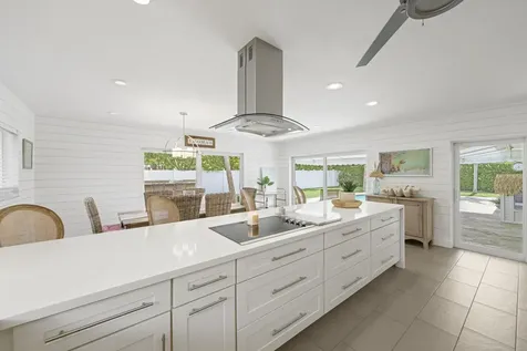 621 Apple Tree Lane Boca Raton FL 33486