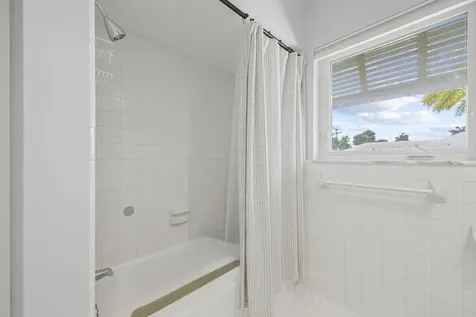 621 Apple Tree Lane Boca Raton FL 33486