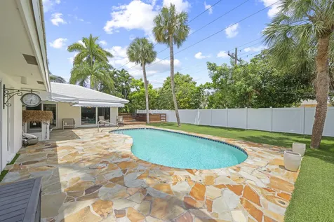 621 Apple Tree Lane Boca Raton FL 33486
