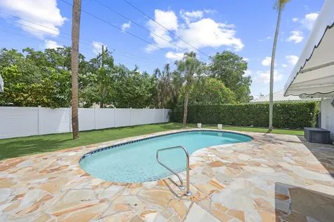 621 Apple Tree Lane Boca Raton FL 33486