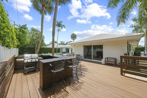 621 Apple Tree Lane Boca Raton FL 33486
