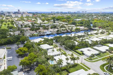 621 Apple Tree Lane Boca Raton FL 33486