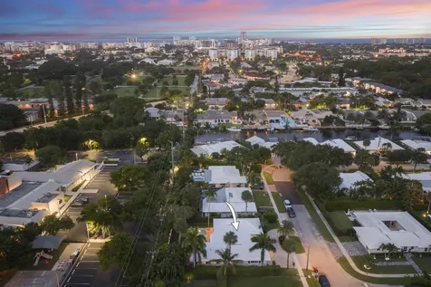 621 Apple Tree Lane Boca Raton FL 33486