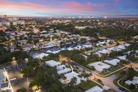 621 Apple Tree Lane Boca Raton FL 33486