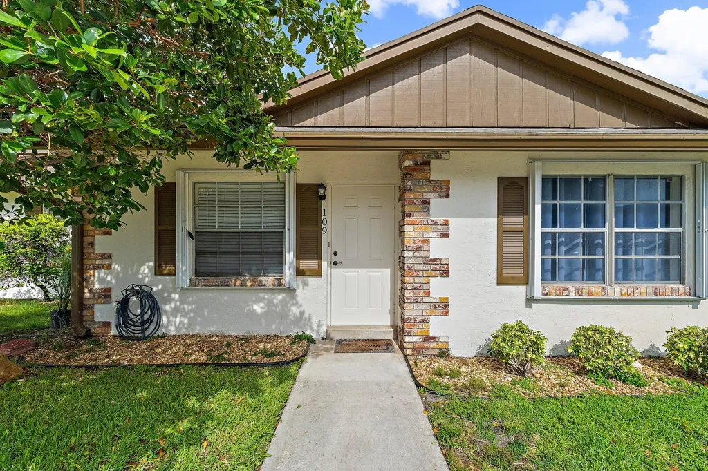 109 Doe Trail Jupiter FL 33458