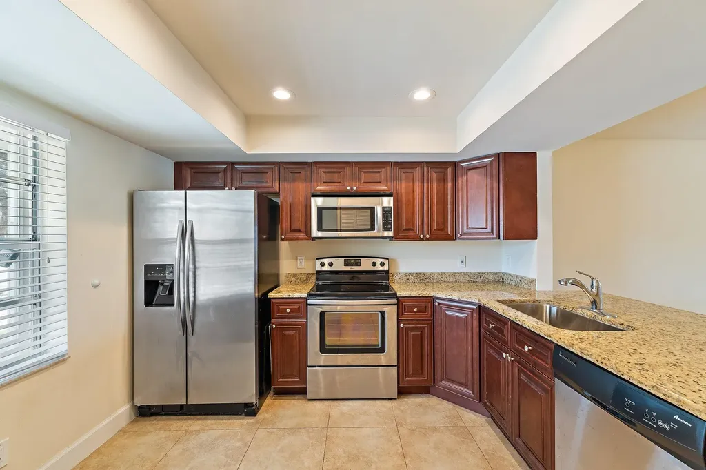 109 Doe Trail Jupiter FL 33458