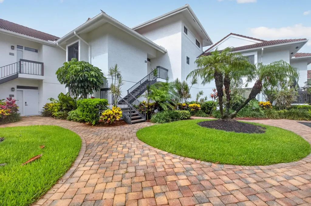 19221 Sabal Lake Drive Boca Raton FL 33434