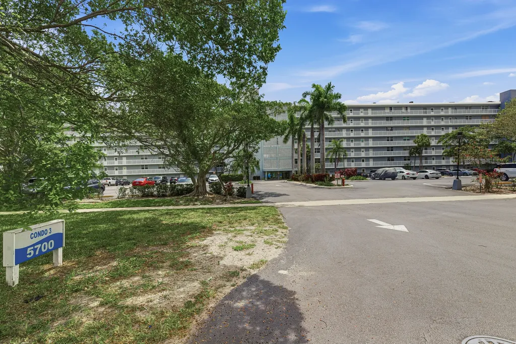 5700 NW 2nd Avenue Boca Raton FL 33487