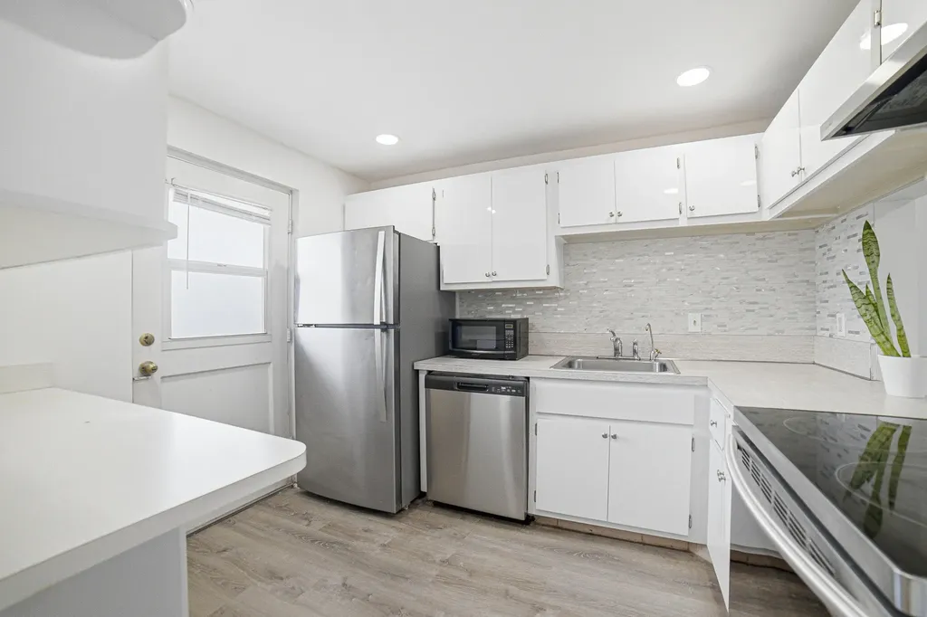 5700 NW 2nd Avenue Boca Raton FL 33487