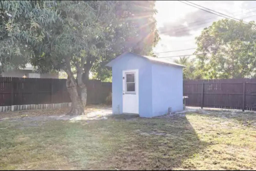 118 SW 12th Avenue Delray Beach FL 33444
