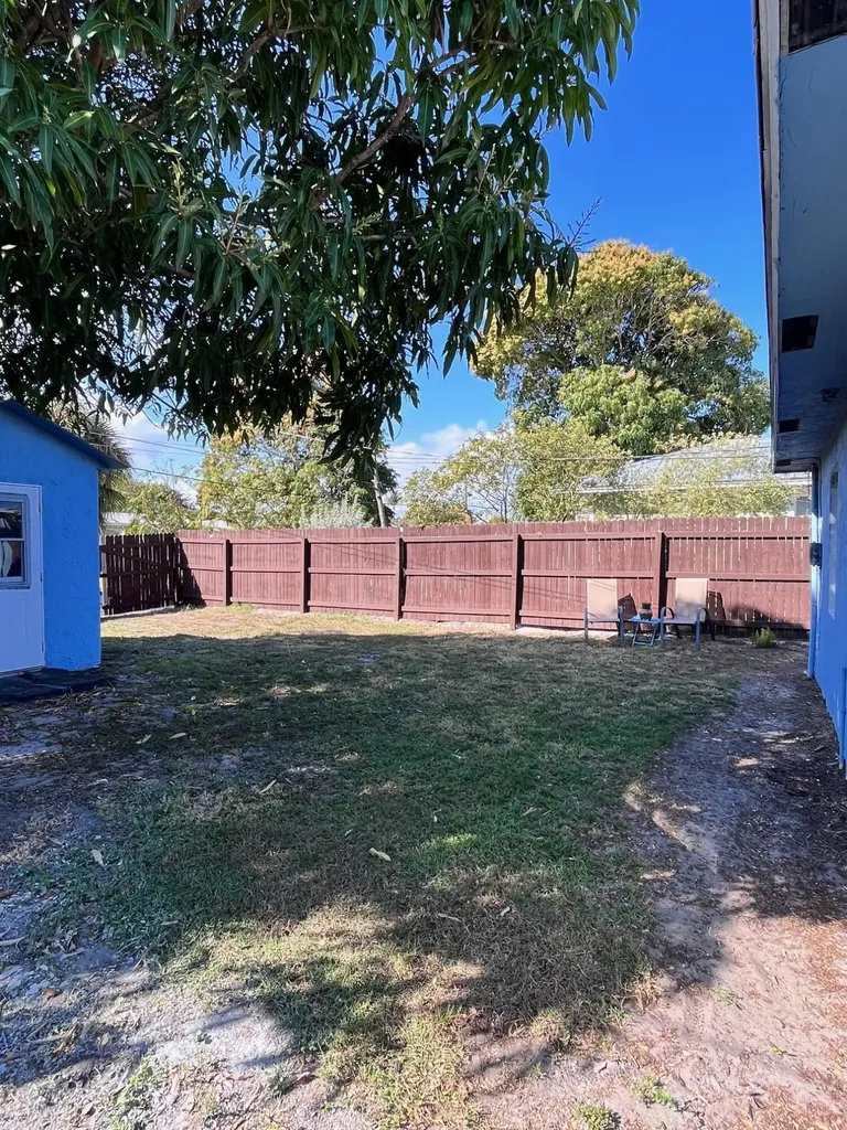 118 SW 12th Avenue Delray Beach FL 33444