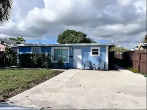 118 SW 12th Avenue Delray Beach FL 33444