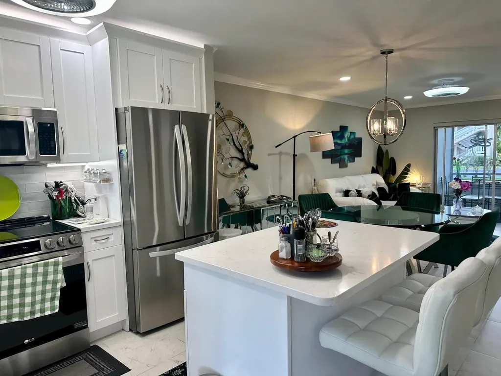 2721 Garden Drive N Lake Worth FL 33461