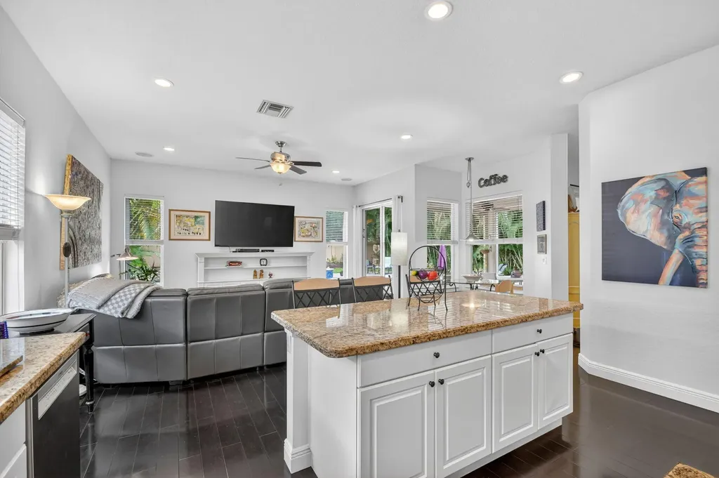 198 Bella Vista Way Royal Palm Beach FL 33411