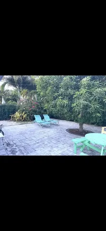 4580 NE 3rd Avenue Oakland Park FL 33334