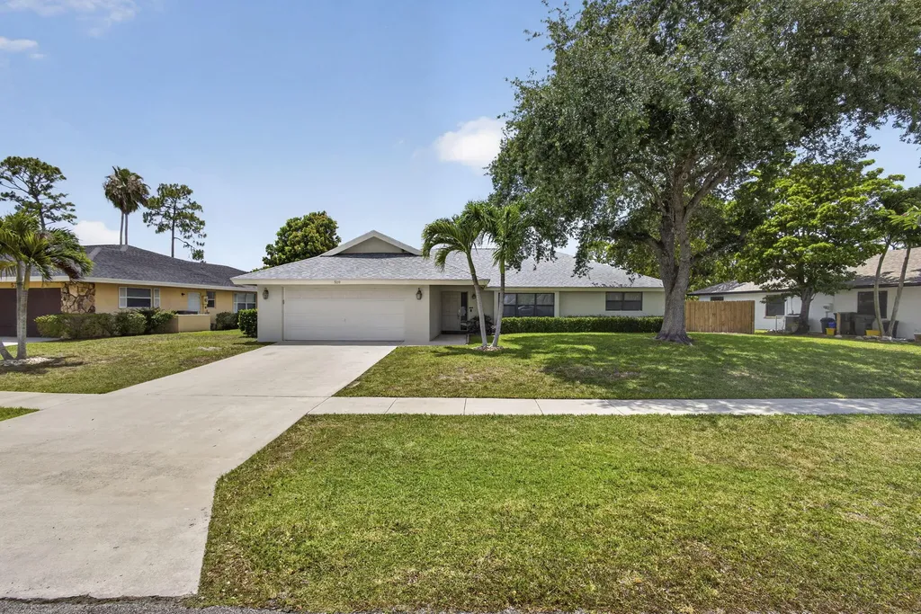 559 Azure Avenue Wellington FL 33414