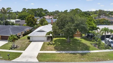 559 Azure Avenue Wellington FL 33414