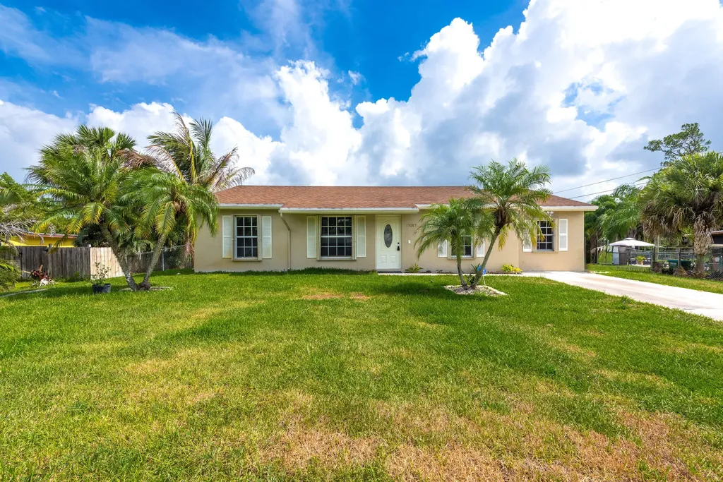 15285 San Diego Drive Loxahatchee Groves FL 33470