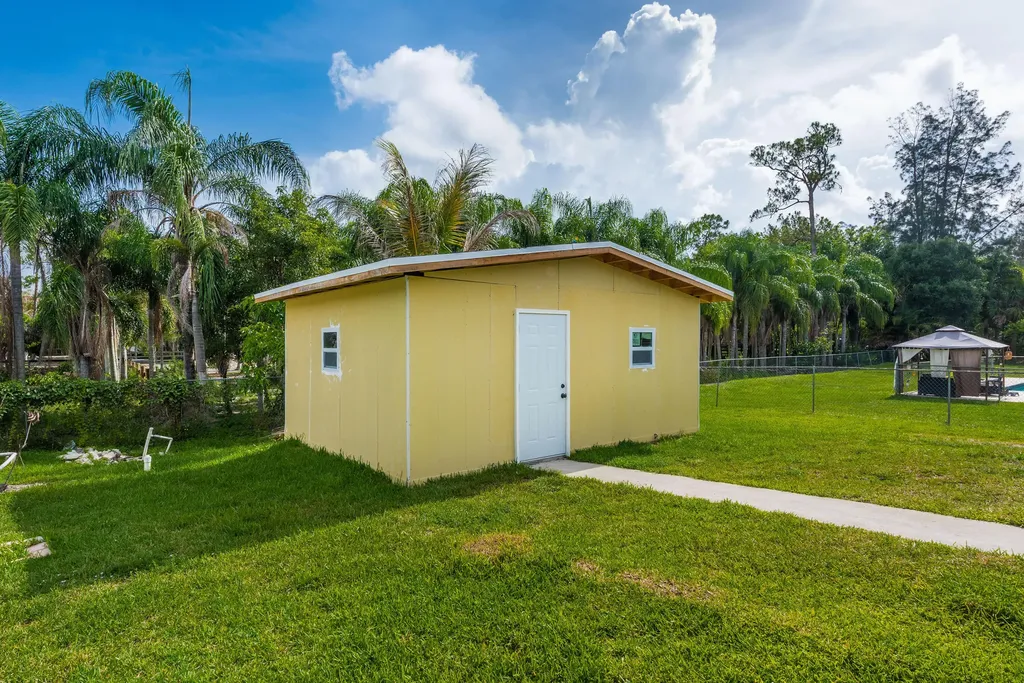 15285 San Diego Drive Loxahatchee Groves FL 33470