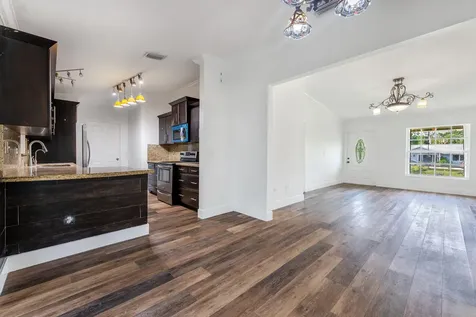 15285 San Diego Drive Loxahatchee Groves FL 33470