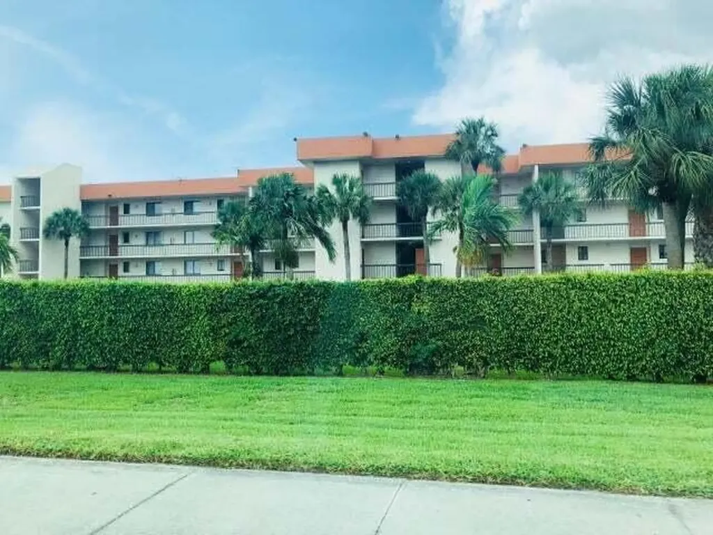 5981 Via Vermilya Lake Worth FL 33462