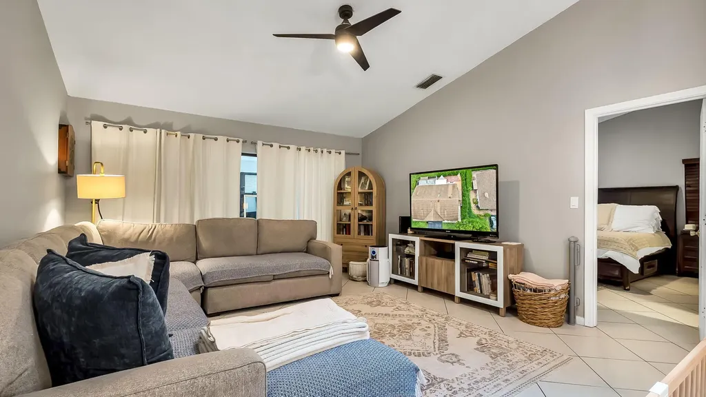 4335 N Palm Forest Drive Drive N Delray Beach FL 33445