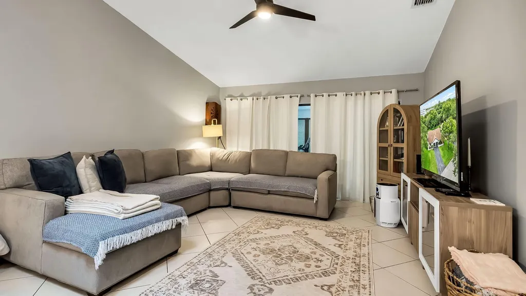 4335 N Palm Forest Drive Drive N Delray Beach FL 33445