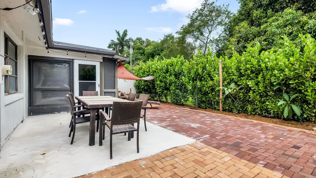 4335 N Palm Forest Drive Drive N Delray Beach FL 33445