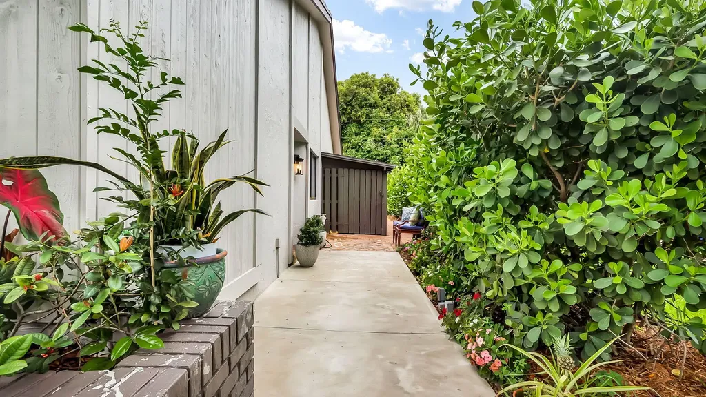 4335 N Palm Forest Drive Drive N Delray Beach FL 33445