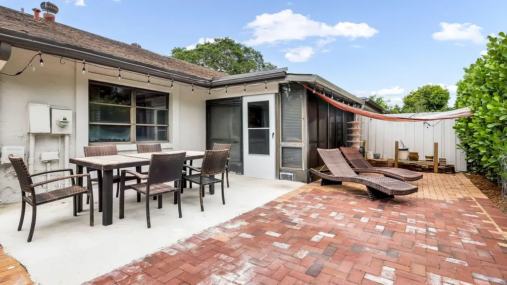 4335 N Palm Forest Drive Drive N Delray Beach FL 33445