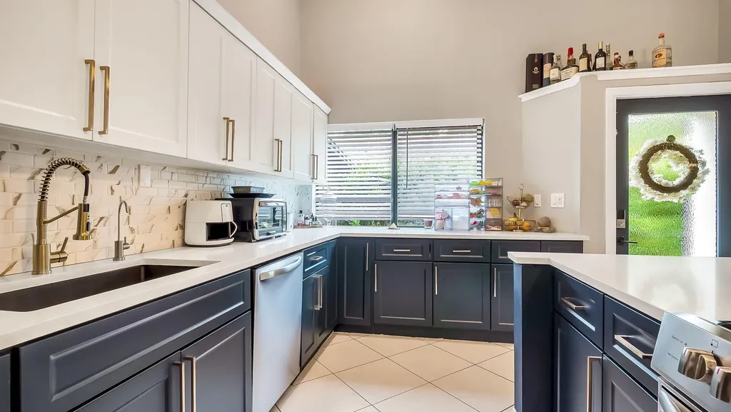 4335 N Palm Forest Drive Drive N Delray Beach FL 33445