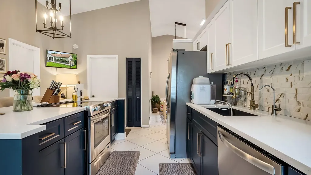 4335 N Palm Forest Drive Drive N Delray Beach FL 33445