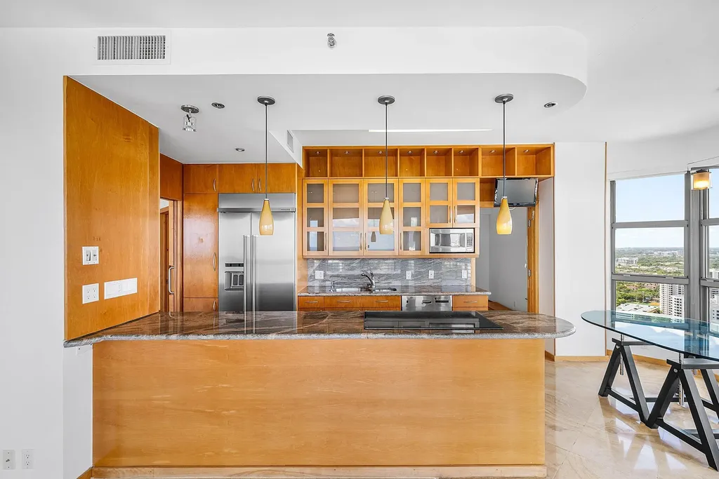 3500 Mystic Pointe Drive Aventura FL 33180