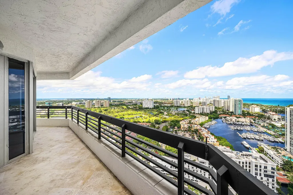 3500 Mystic Pointe Drive Aventura FL 33180