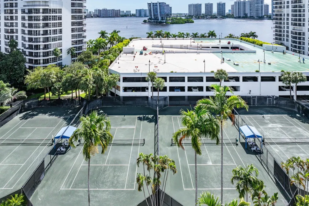 3500 Mystic Pointe Drive Aventura FL 33180